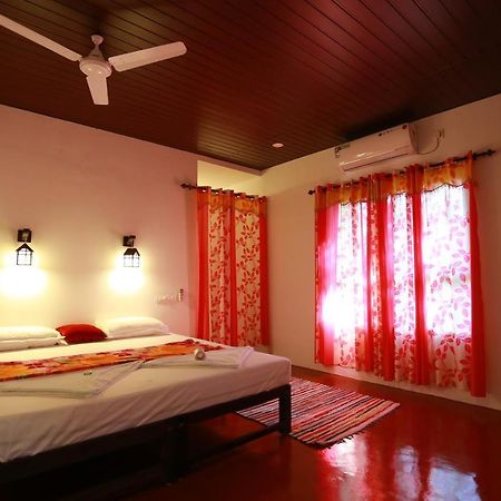 Marari John'S Beach Apartment Марарикулам Екстериор снимка